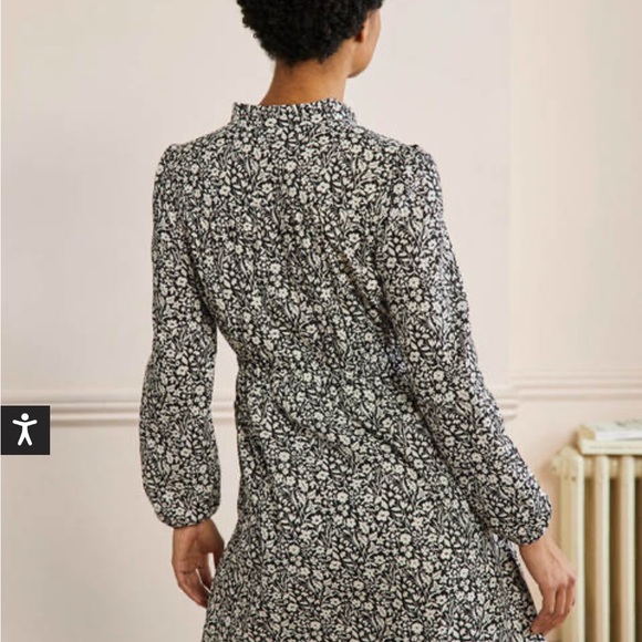 Boden notch-neck mini tea dress. Size 4. Cinched at waist and A-line skirt. - Picture 4 of 11